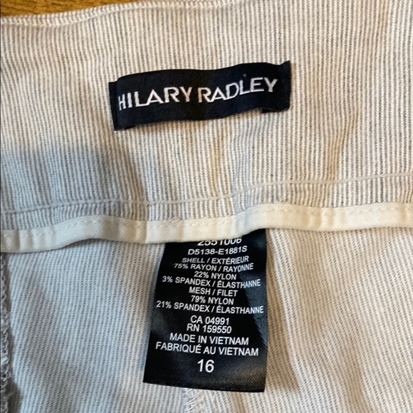 Hilary radley pull on stretchy Shorts - Picture 3 of 5